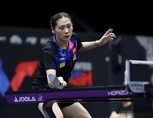刚刚结束了一场乒乓球亚洲杯女单小组赛第二轮，国乒小将陈熠，1-3(10-12,1