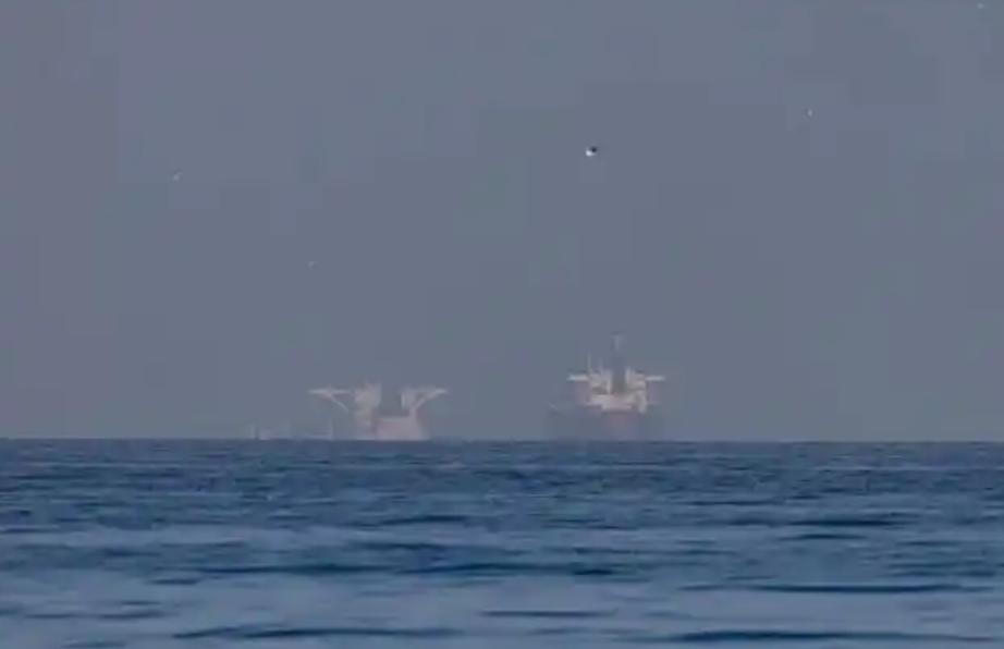 霍尔木兹海峡，再度关闭了！当地时间4月8日，实锤消息传来。刚有零星船只通行，