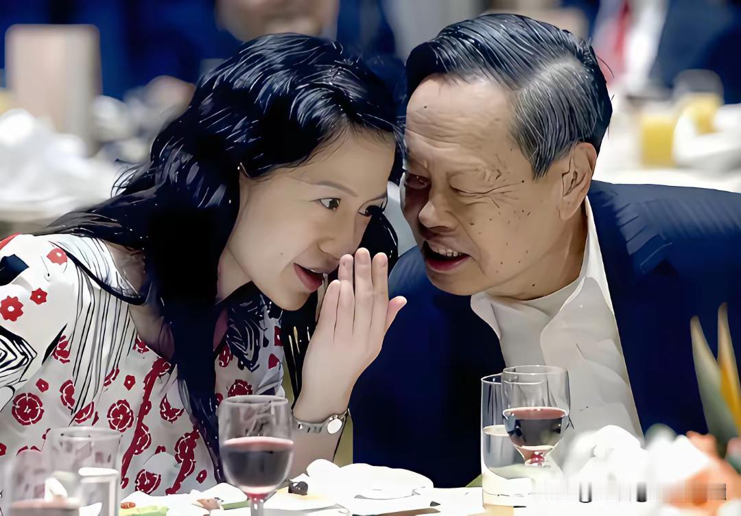翁帆陪伴杨振宁先生这二十一年究竟幸福吗？​三十功名尘与土，八千里路云和月！一个
