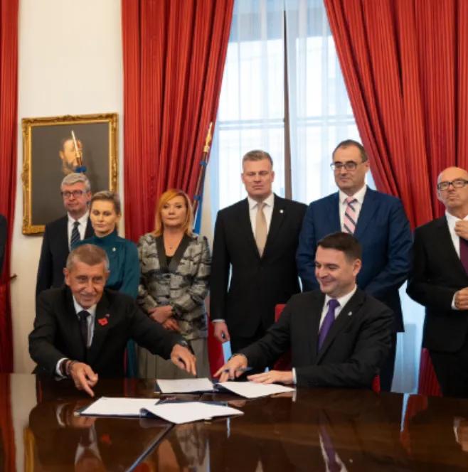 捷克大选结果令全欧洲错愕，曾积极援乌的亲西方政府遭选民罢免，三个主张“停止对乌援