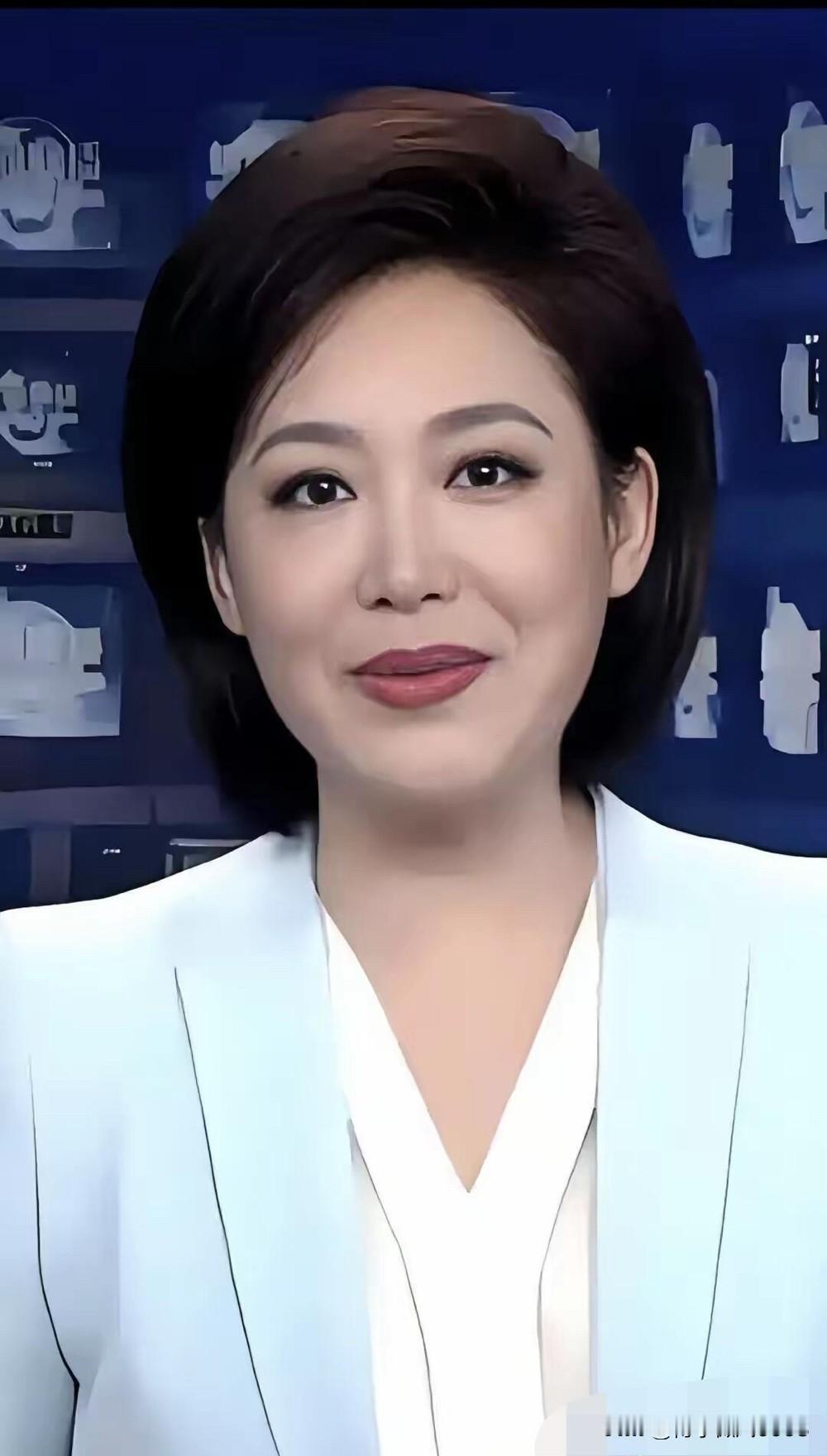 这是目前央视最美最有气质的一个主持人，看着好美，比年轻时的倪萍都要端庄大气。有才