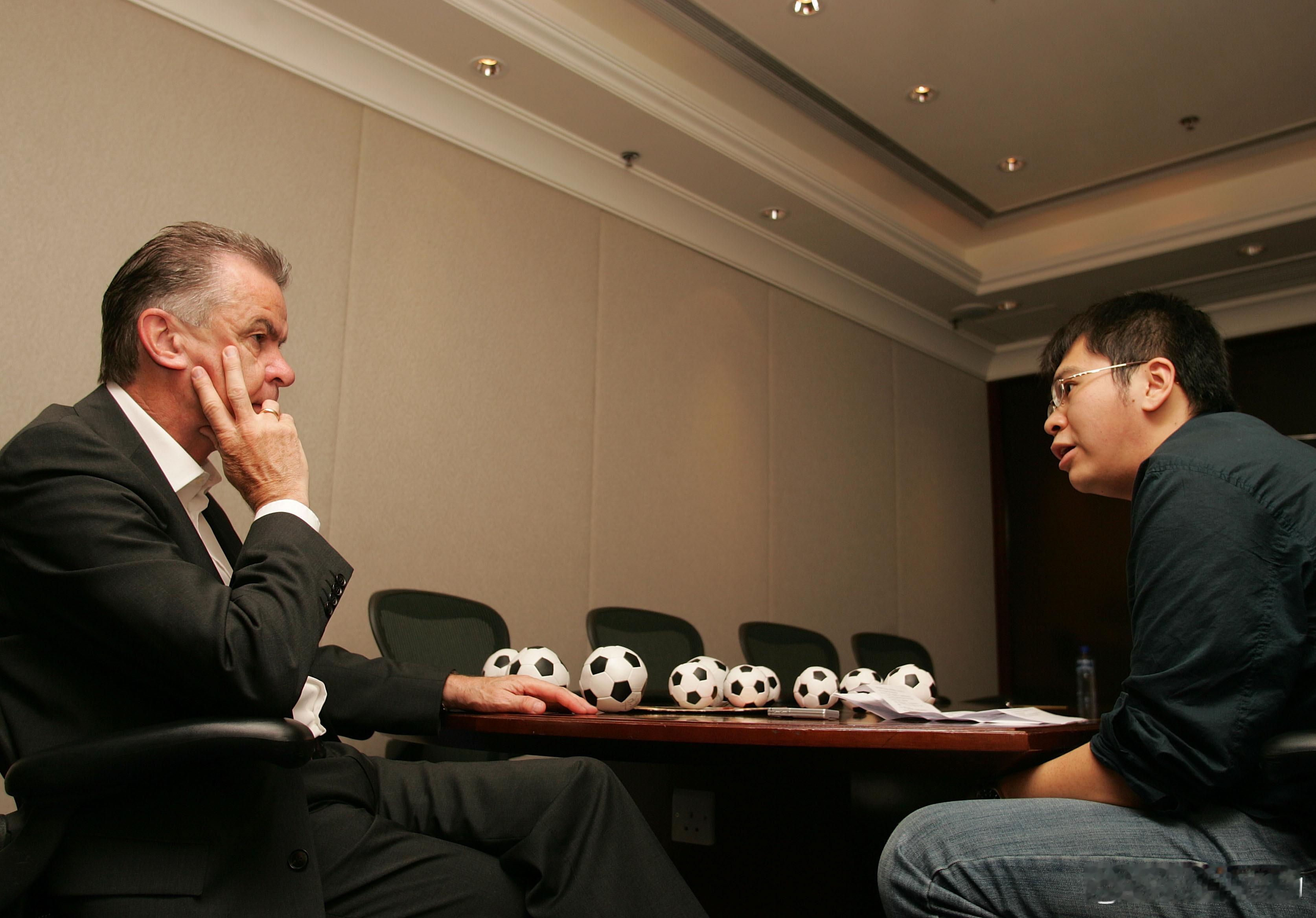 要不，带大家回到19年前的香港吧~~拜仁