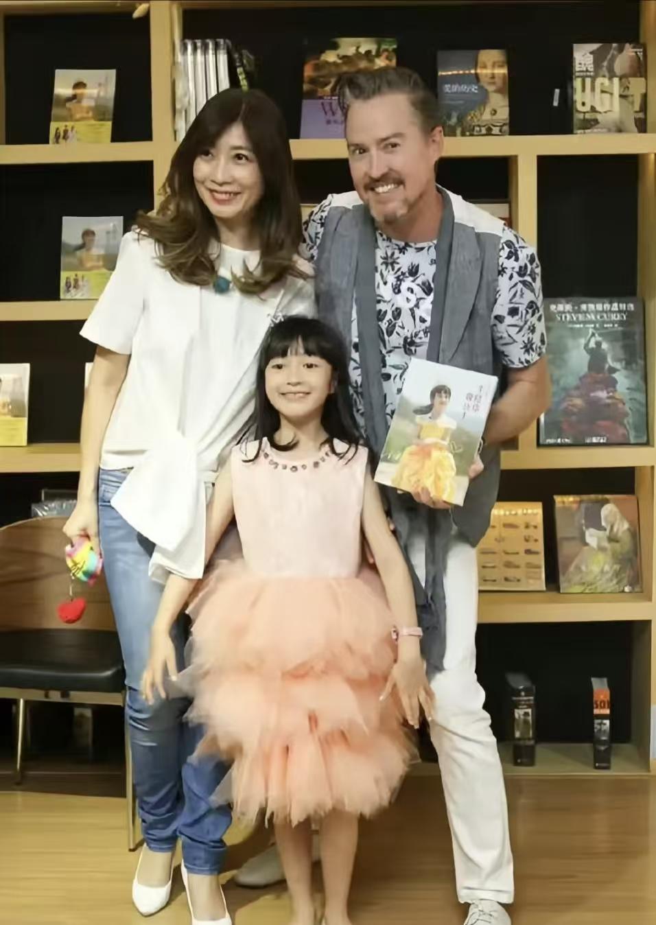 葛思齐曝光《爸爸去哪儿》夏天的爸爸夏克立睡粉录音，他手里有足足四个小时的录音。夏