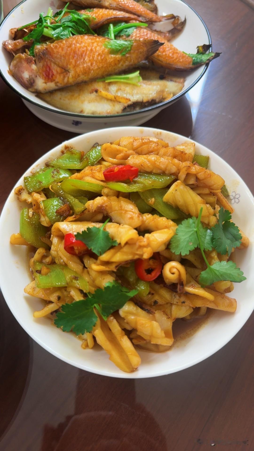 我们全家都喜欢吃婆婆做的家常菜，一年到头都不用出去饭店吃……婆婆做菜不爱讲“技