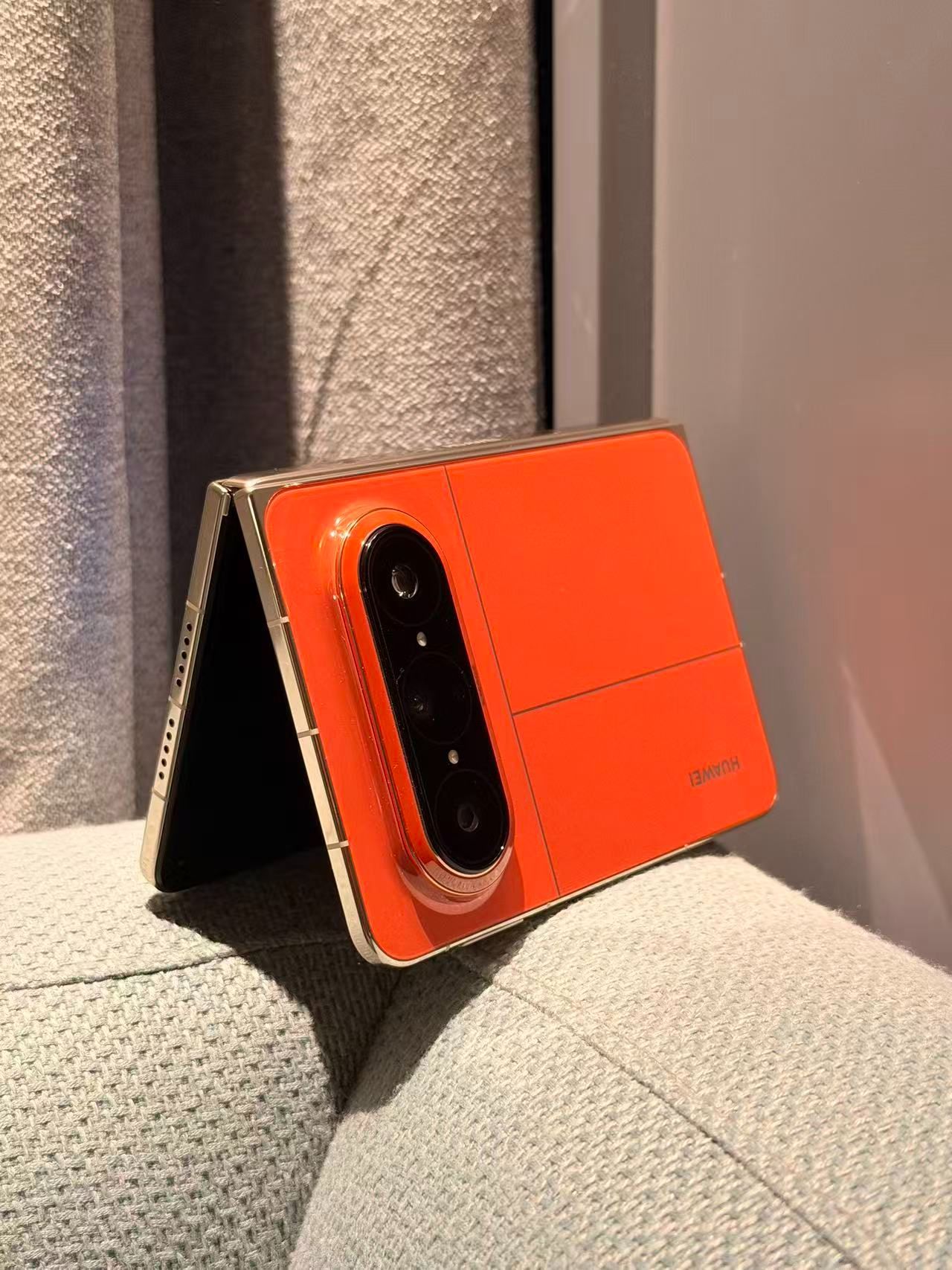 华为PuraXMax价格当你真的上手大阔折你会发现，这个真不一样。太阔了，信息非