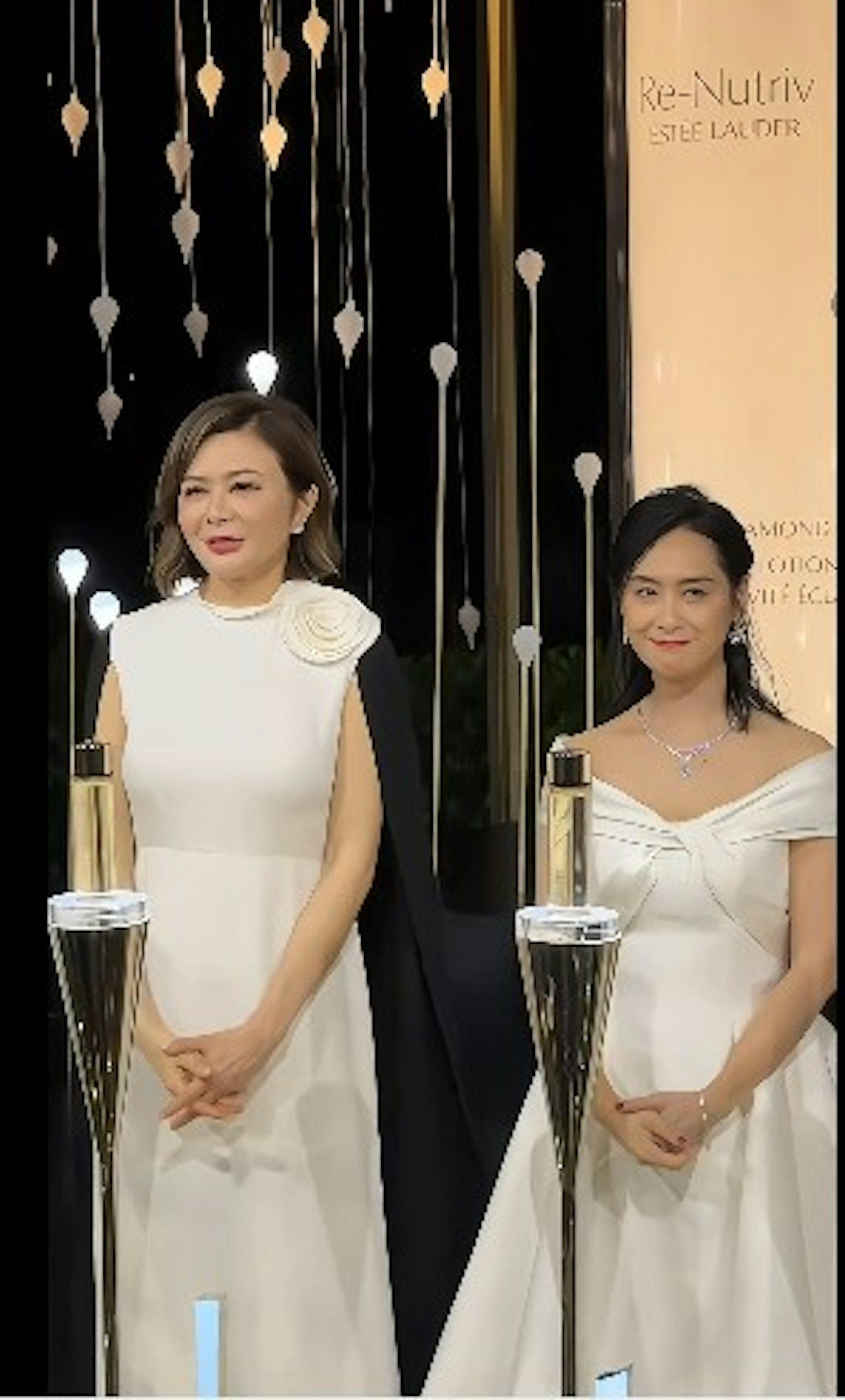关之琳和朱茵，同框参加活动。​​​