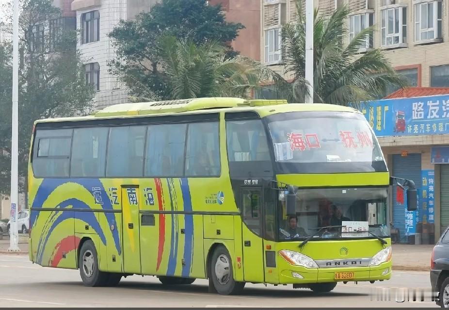三亚海南海口、三亚曾经的省际长途线路图片素材来源于网络，感谢原作者分享