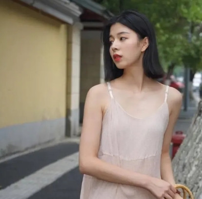 当我提出离婚时，原以为全职了十多年的老婆，会大吵大闹，会不同意离婚，会和我争房子