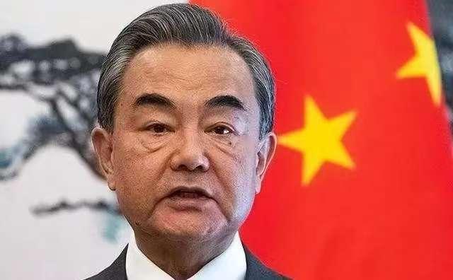中方准备迎战，美逼中国缴罚金，开口价就是1750亿，王毅反将一军！美国这回是真不