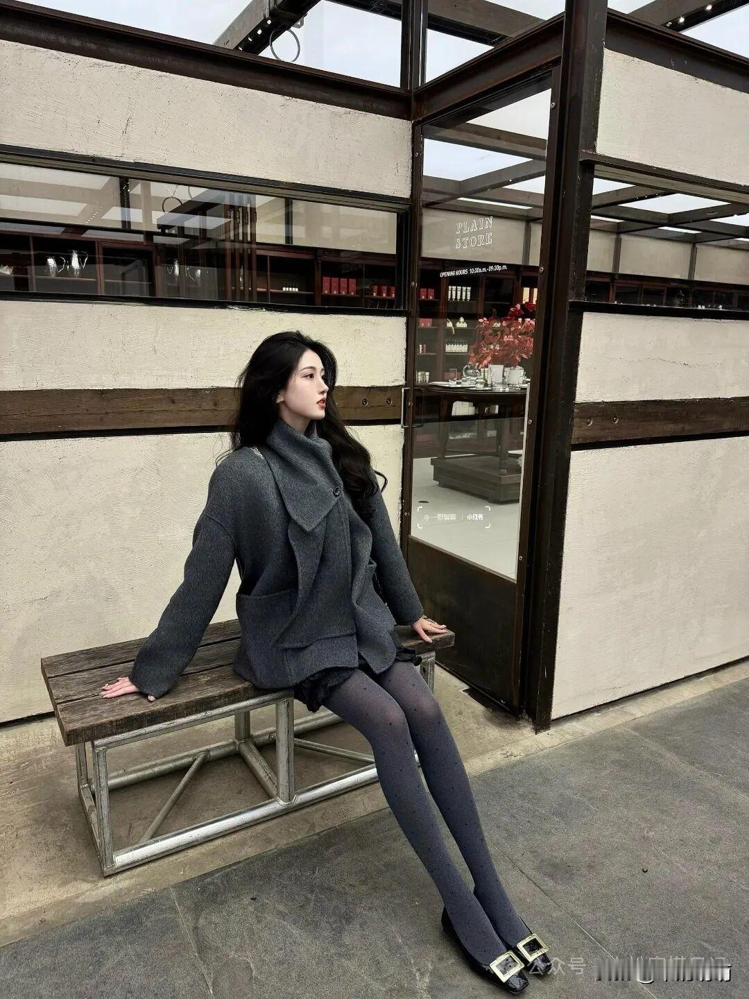 女生怎么穿搭会看上去很优雅