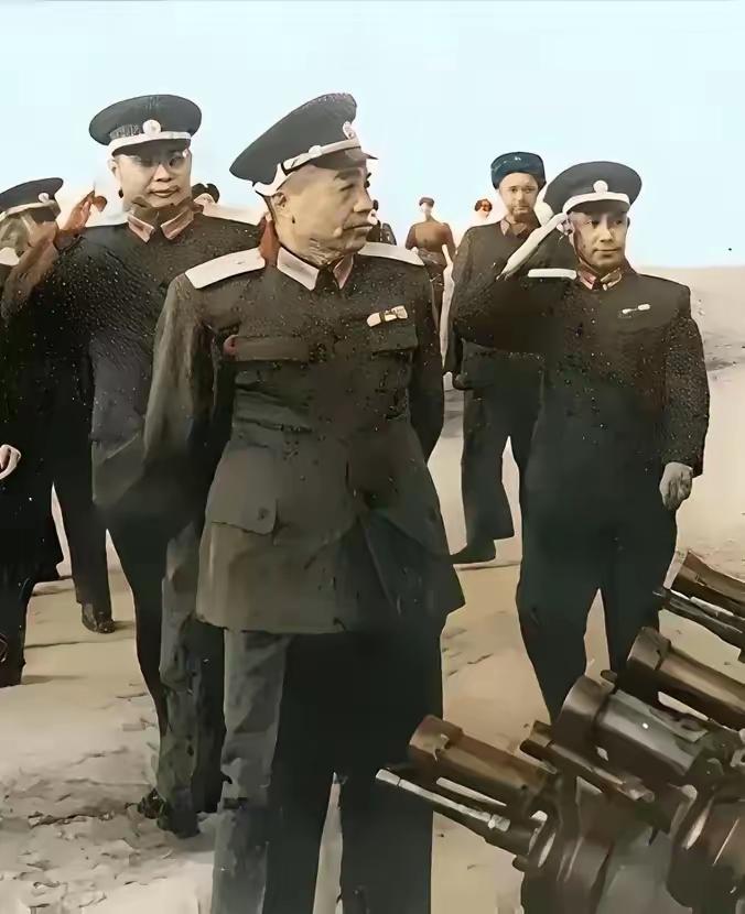 那个时候的军队领导人都是身经百战的军事家。横刀立马彭大帅，决胜千里粟大将，英勇善