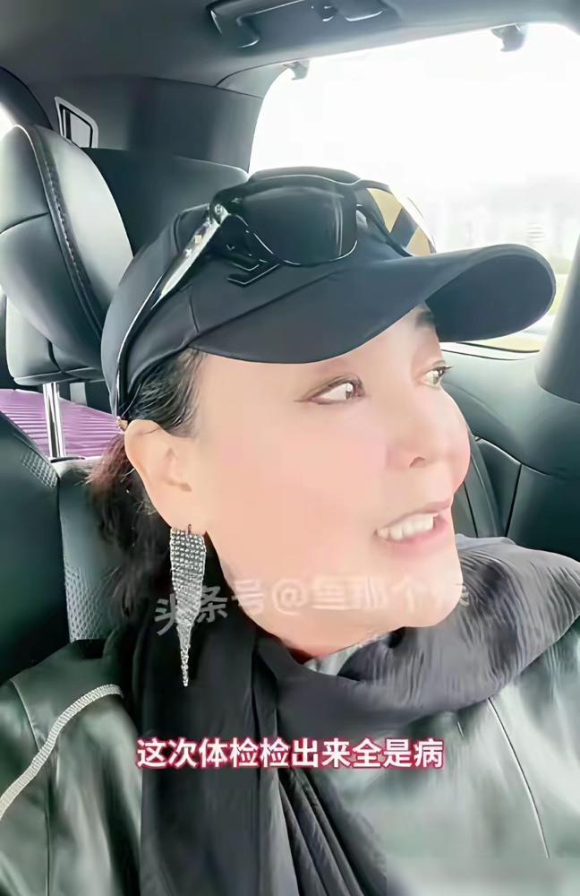 汪小菲这次，把亲妈张兰的直播间给“干沉默了”。就因为张兰晒了几段他给新生儿喂