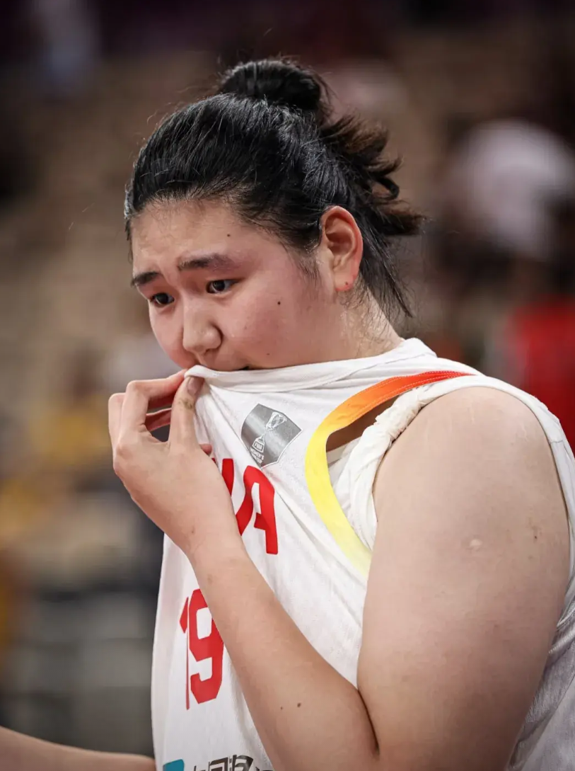 张子宇能成为世界女篮的第一中锋？这可不是瞎说，张子宇长得那么高已经很罕见了，