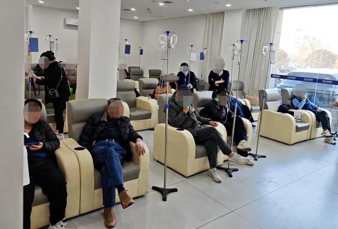 瞒不住了，摊牌了！2025年10月15日，西安70岁老人孙先生在双宝口腔医院，