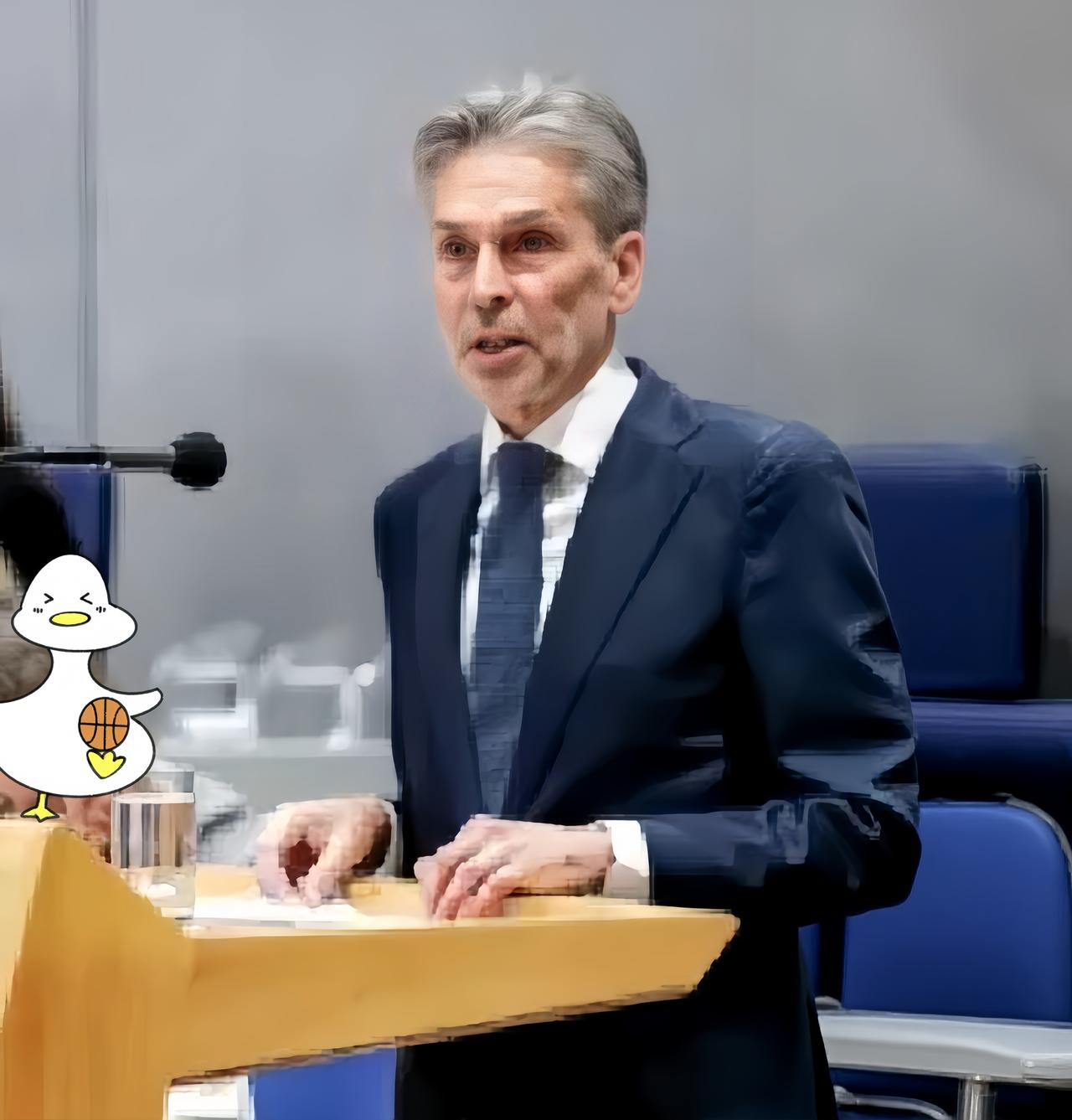 果然被我猜中了!荷兰政府突然宣布了!荷兰限制中国的高端芯片设备出口,继续执行