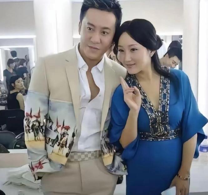 杨钰莹和毛宁！两人是我小时候就知道的明星，当时连八卦是什么都不知道，毛宁就被封