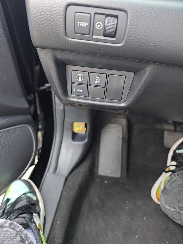 星空限量豪华版雅阁没有无线充跟空气净化，我买到的是假的吗，才发现配置不一样