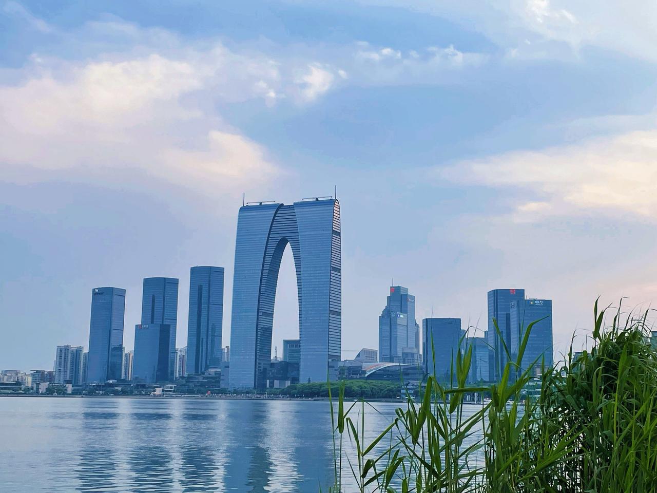 同样是城市门面，苏州金鸡湖早已是5A景区，而南京玄武湖还在申请5A的路上。