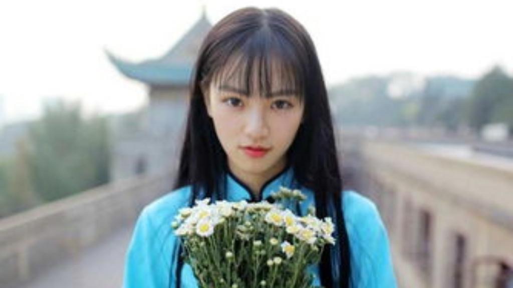 你知道吗？黄灿灿昨晚的道歉文刚发出来，就引来全网围观。事情源于《乘风2026》