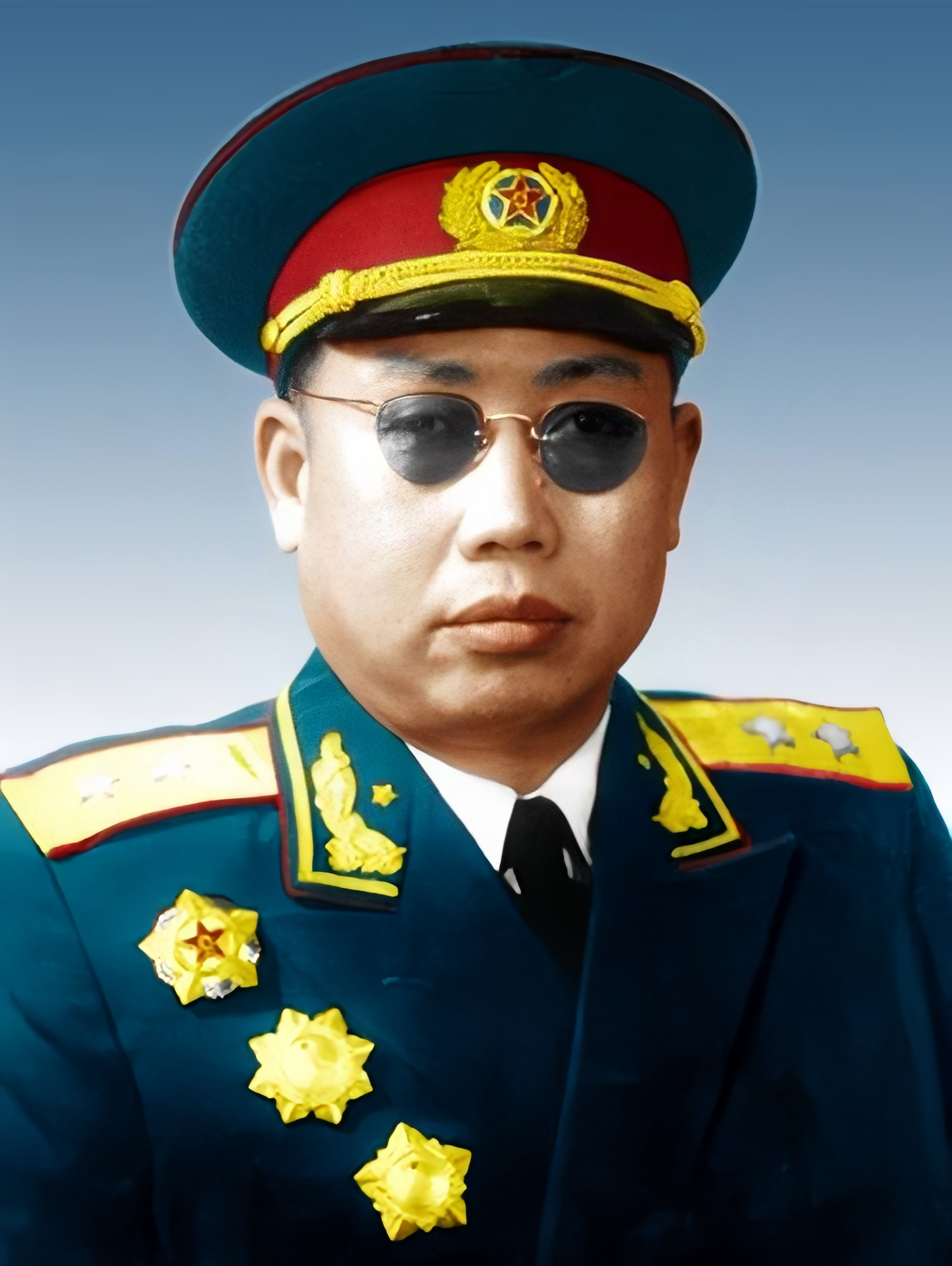 司令员一定能管住副司令员吗？正常情况是这样的，反常情况就不一定了。六七十年代，李