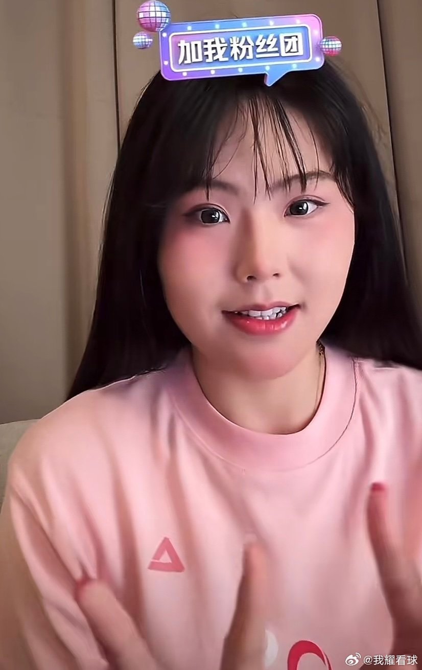中国女篮内线李月汝在直播中透露，准备收购一支欧洲球队，未来让更多中国球员有机会征