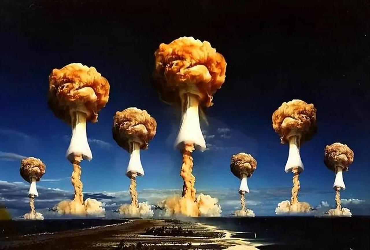 美国：龙哥，你家的核政策是什么呀龙国：不首先使用核武器美国：是不是没在你国土