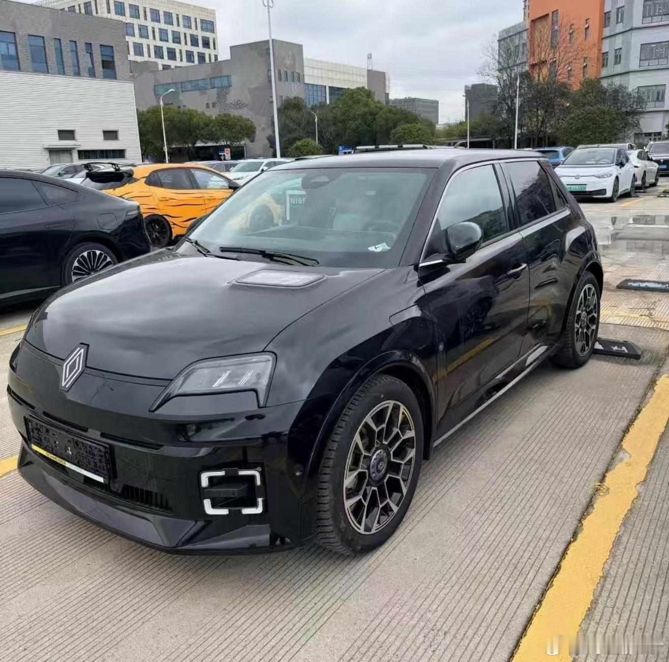 雷诺R5要进入中国市场？但这车尾也太丑了.....北京