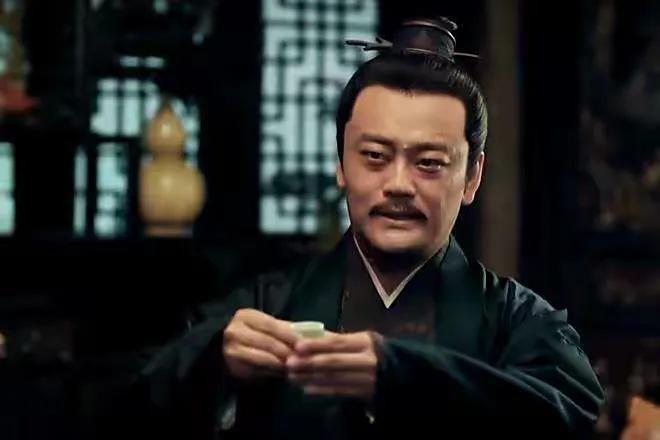 1402年，朱棣攻入南京城，先车裂了方孝孺，而后割了铁铉耳朵。接下来将黄子澄大卸