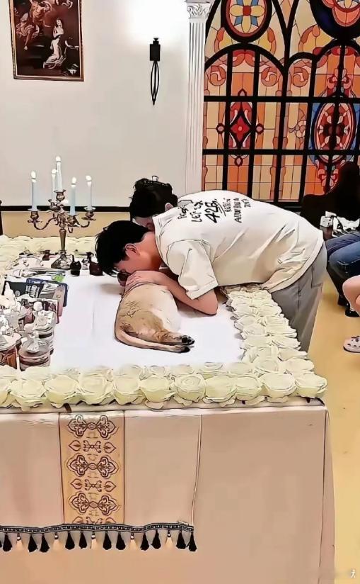 老天呐，这葬礼把我惊呆了啊！