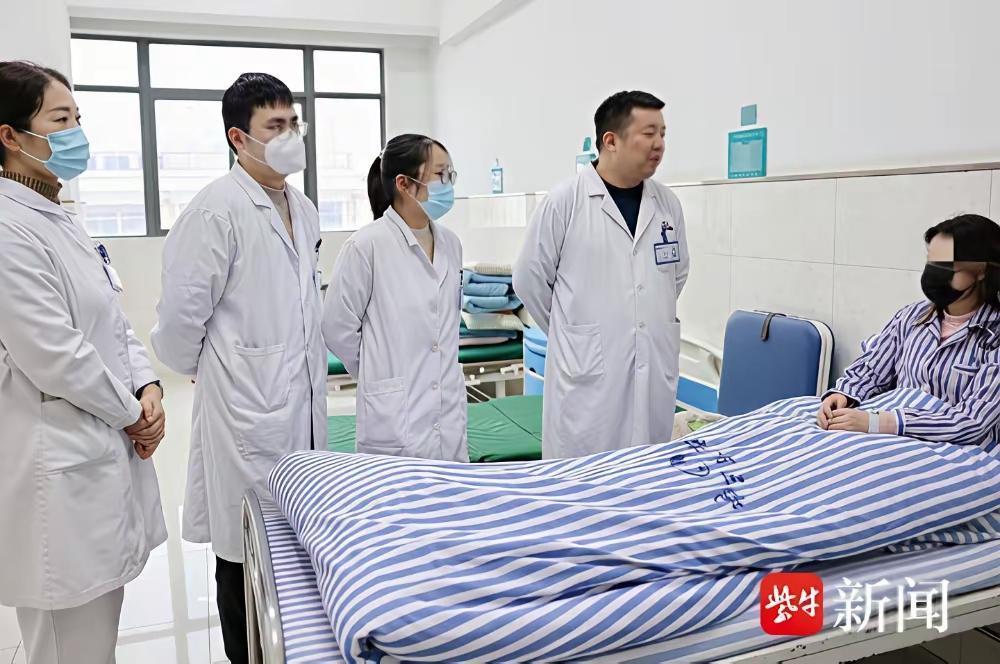 50岁女子28年酒瘾每天1斤酒，女子住院犯酒瘾求医生给喝一口“给我一口，就一口