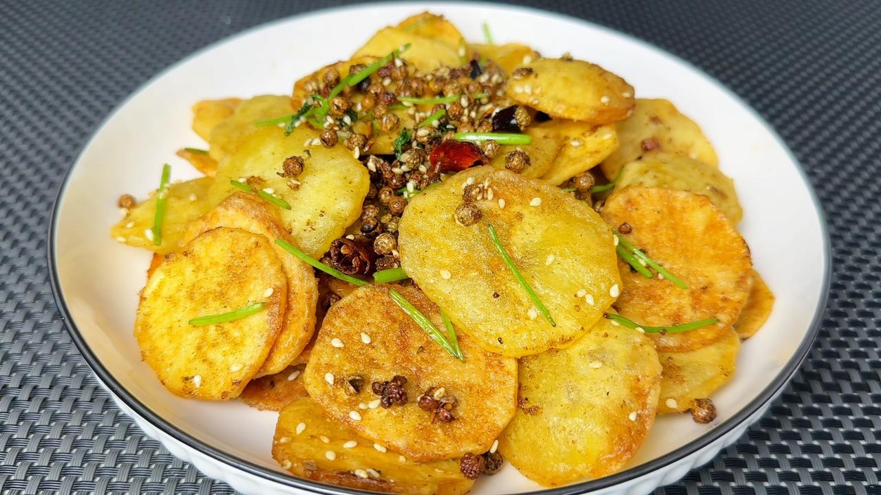 天热出汗钾不足？推荐4种家常高钾菜，补钾效果比菠菜芹菜强一倍一入夏，汗水就跟着