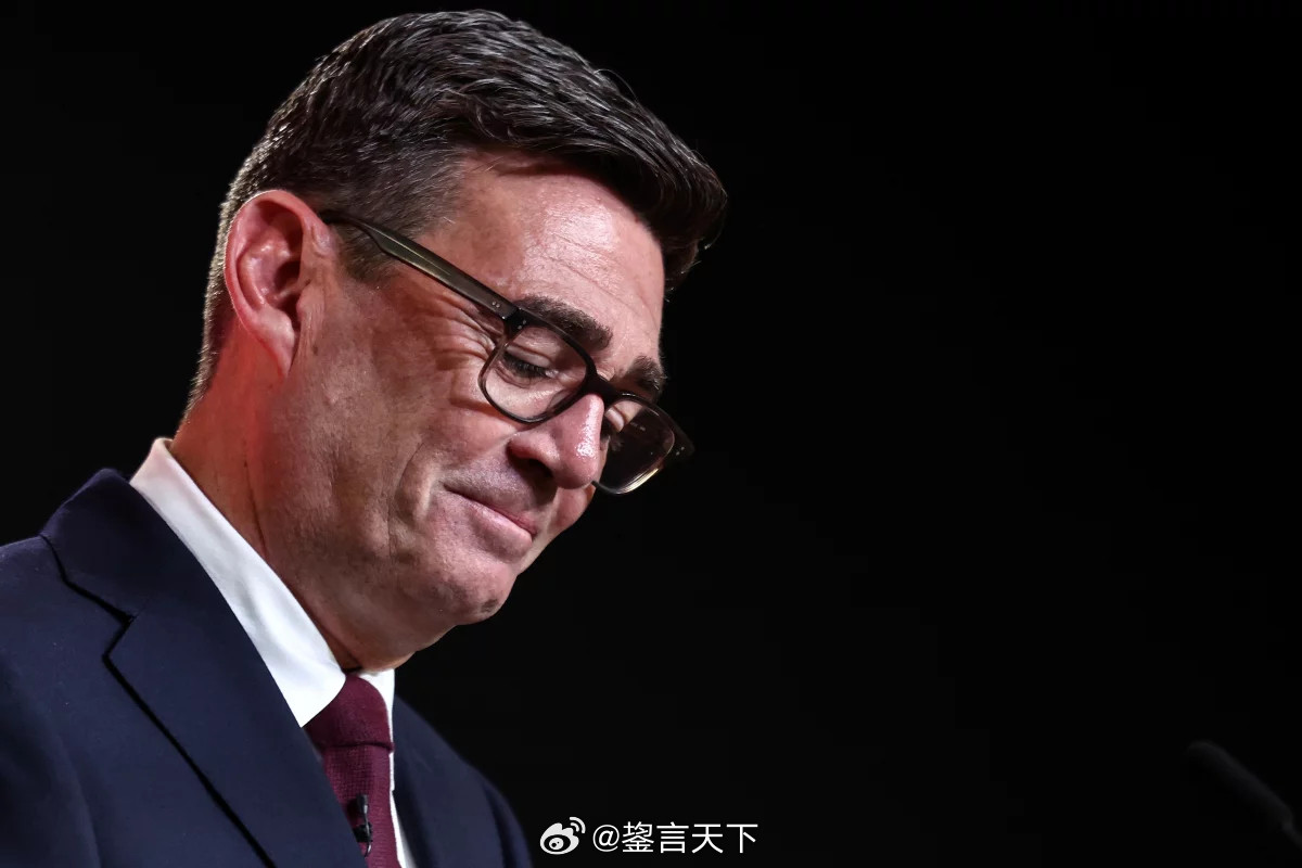 安迪·伯纳姆接替基尔·斯塔默出任英国首相英国首相斯塔默宣布辞职，在唐宁街10号