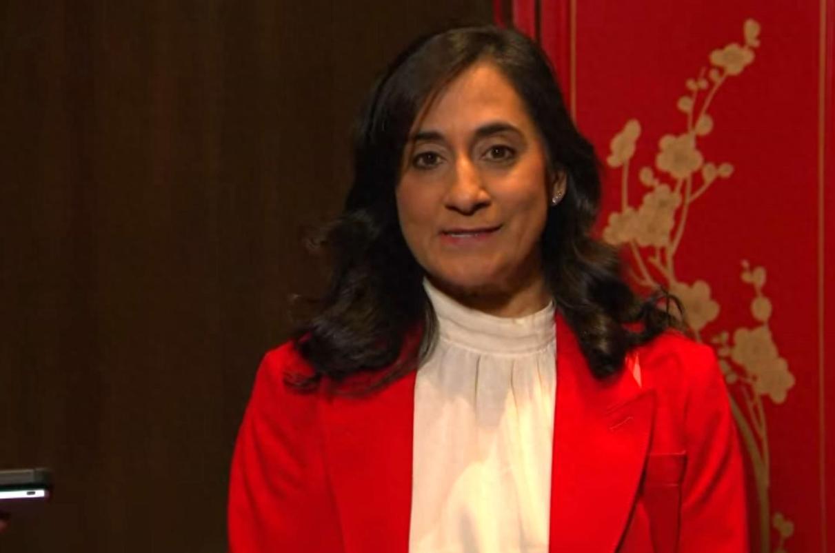 太尴尬了！北京，记者当面追问加拿大外长：你们以前说中国坏话，现在还认吗？现场回应