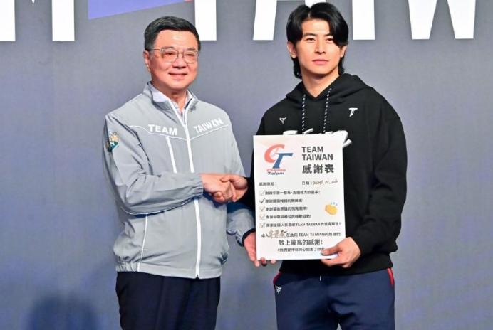 费鸿泰、韩国瑜办公室主任均肯定卓荣泰赴日  称：“外交”突破台行政机构负责