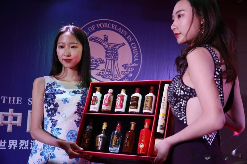 探秘，白酒香型。探秘白酒香型：一场风味的奇妙之旅酒友们，白酒在咱们中国那可是