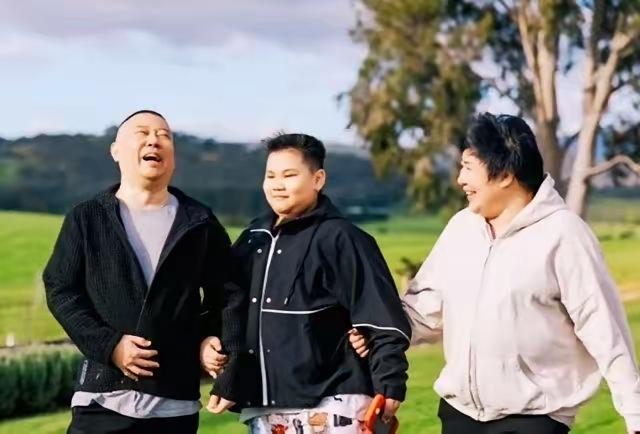 不是一家人不进一家门！郭德纲一家三口。郭德纲能否被称为相声大师?为什么郭德