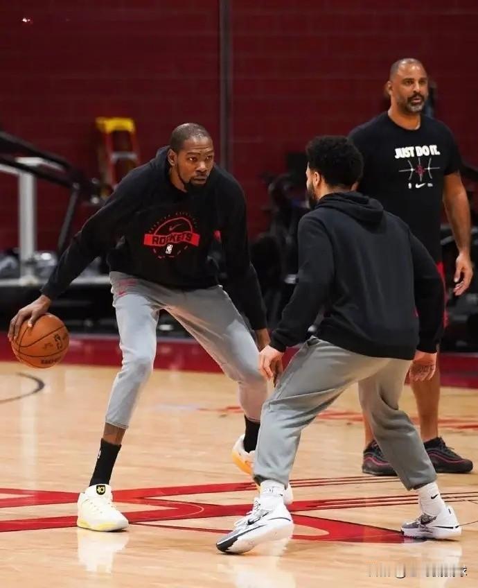 ESPN真是太不尊重火箭了！明天NBA将会迎来一场强强对话，火箭将会在客场挑战掘