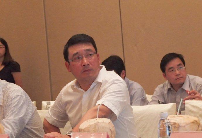 边的牛鬼蛇神该醒醒了！他们以为解放军在“内耗”？大错特错！这是一次深度的“磨刀”