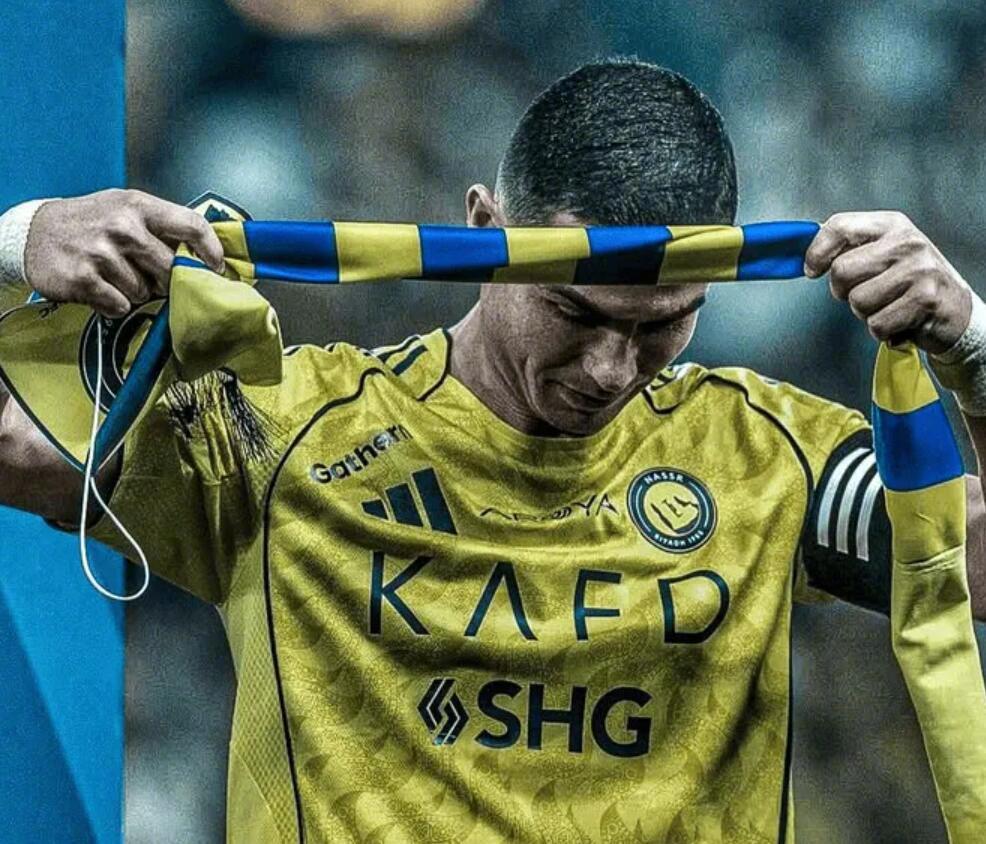 【记者：C罗向PIF基金提2年8大诉求；参加下一轮沙超几率是50%】沙特记者سع