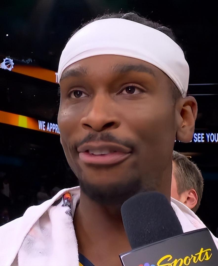 亚历山大首轮季后赛数据：——G1，25分4篮板7助攻——G2，37分5篮板