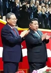 中朝友谊，鲜血凝成…