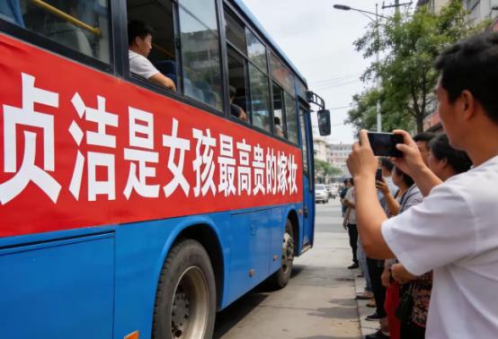 我们曾嘲笑过资本主义，笑贫不笑娼。我们曾讥讽过国民党高官，腐败透顶，无官不贪。