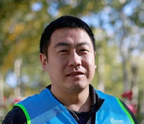 2016年，博士谭超送快递6年，还拉着考博失败的女友一起干。老师骂他“脑子有病”