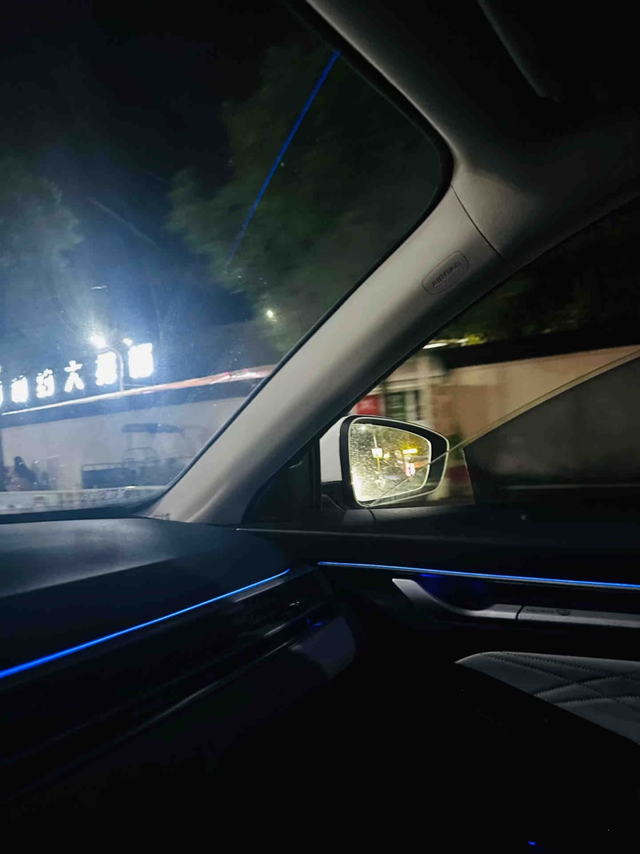 把帝豪当家用车看吧还每次都给我惊喜只要稍加动手改装一下都能提升几个档次，本来内