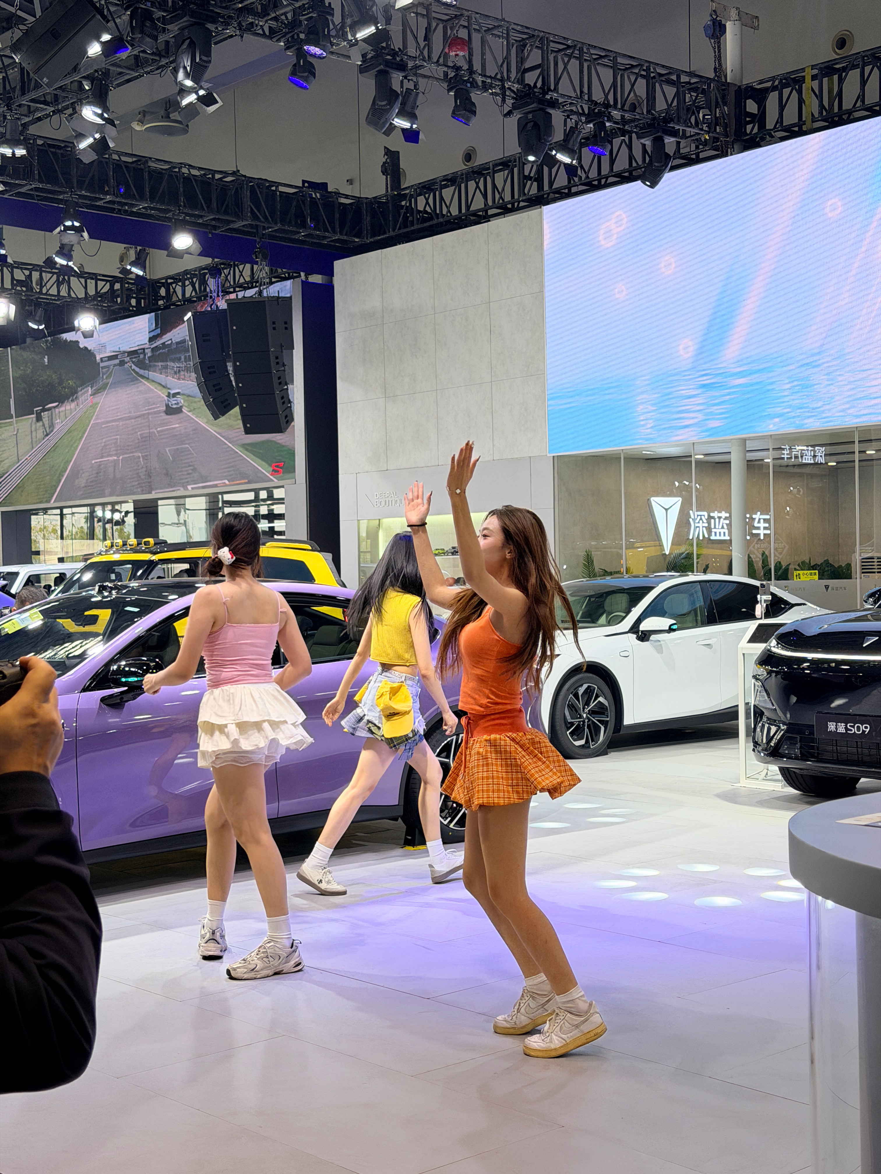 工作结束看小姐姐跳个舞吧