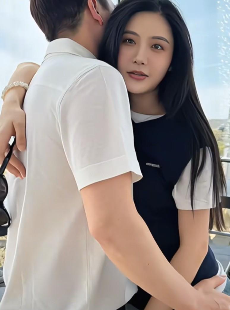 楚玲内心是善良的，也没有心机的女人，这不给前男友妈妈的聊天记录，被夏妈妈抓住把柄
