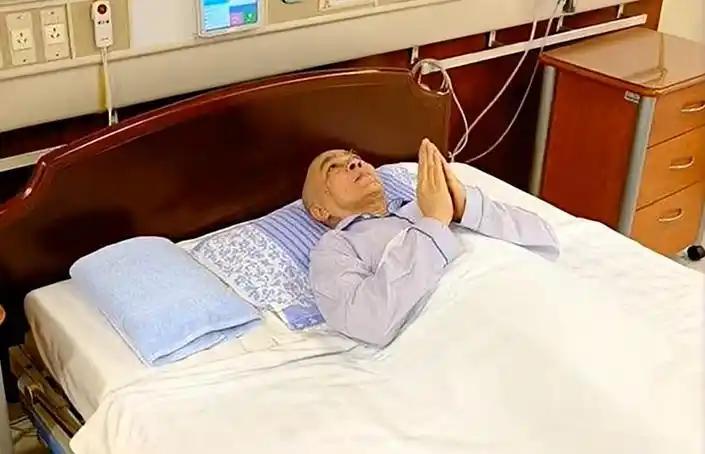 🐼北京传来消息。4月20日，柬埔寨国王西哈莫尼突然在北京完成癌症手术，全程