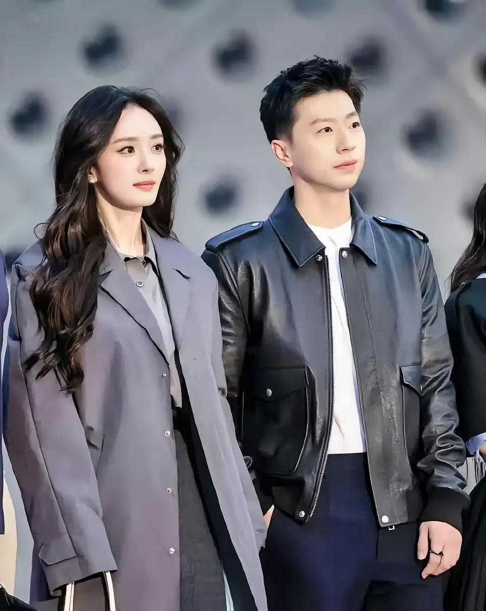 杨幂马龙同框，出席Prada活动，本以为是两个领域的顶流隔空相望，结果杨幂