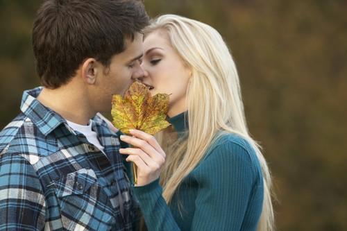 医生坦白告诉你: 这5种病, 接个吻就会传染! 男女都该看