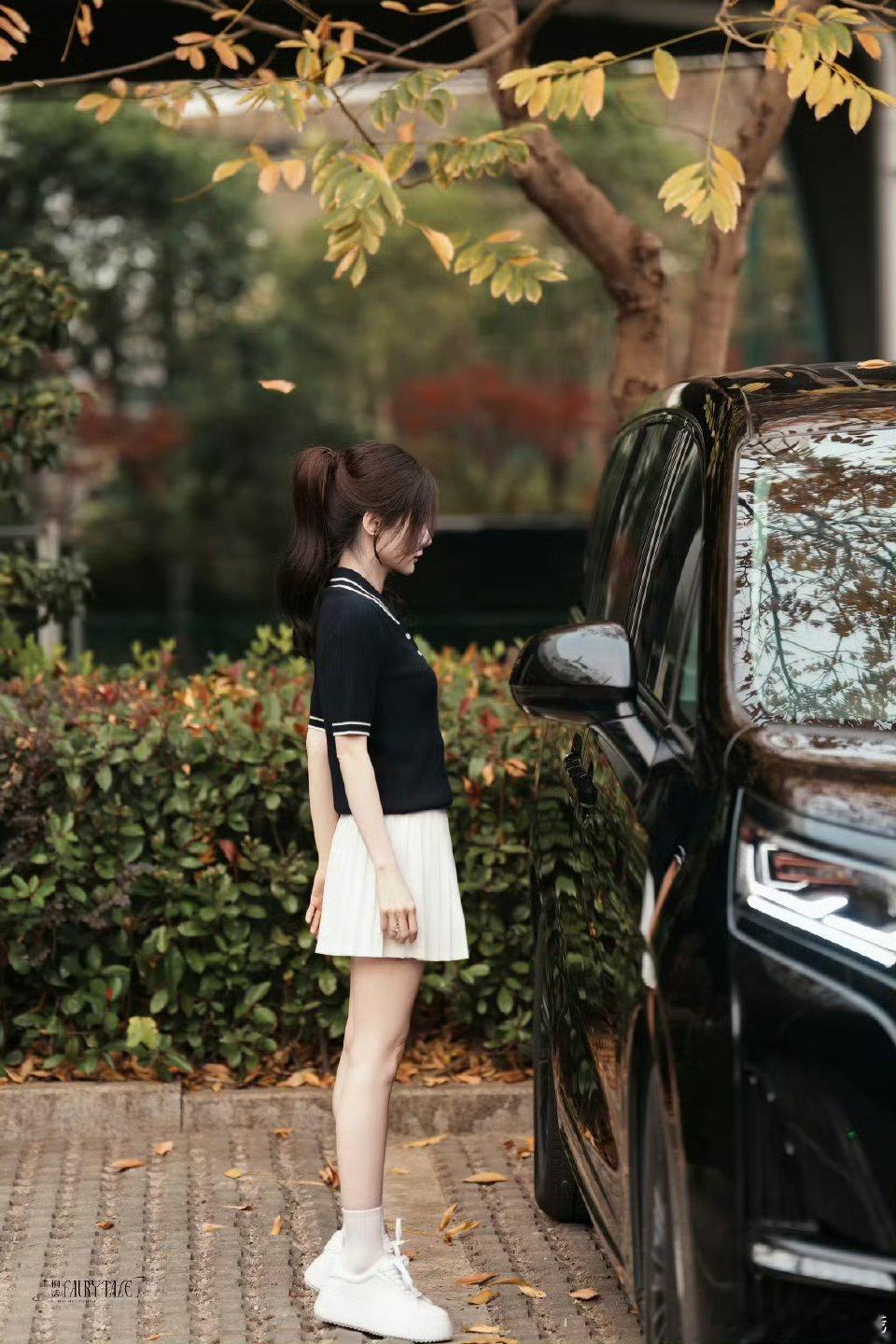 李一桐x新剧《美人余》路透造型合集好美的都市御姐